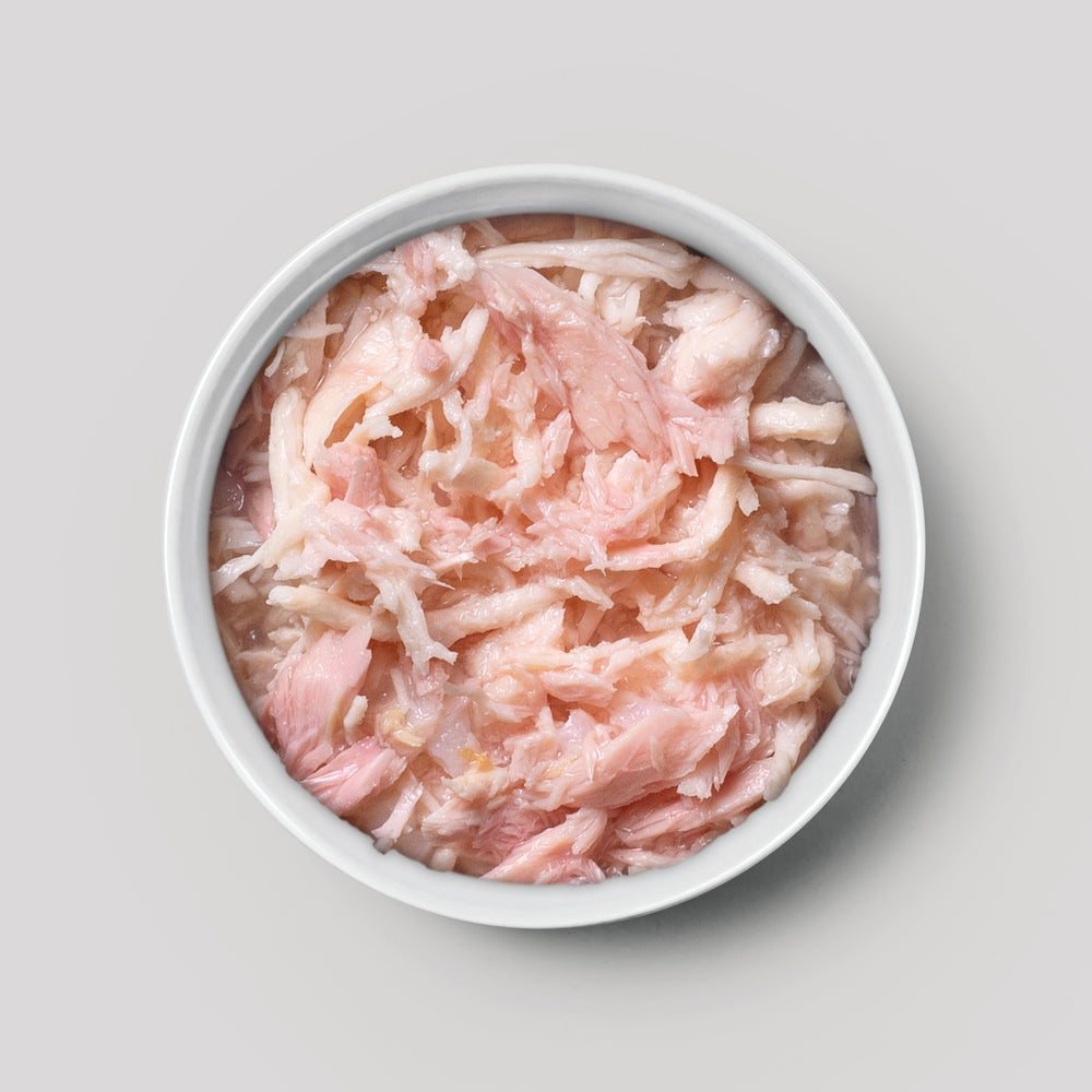 Presentacion en plato Amanova en Caldo Pollo y Atun 05 – 70 g